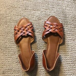 Universal Thread Sandals size 9